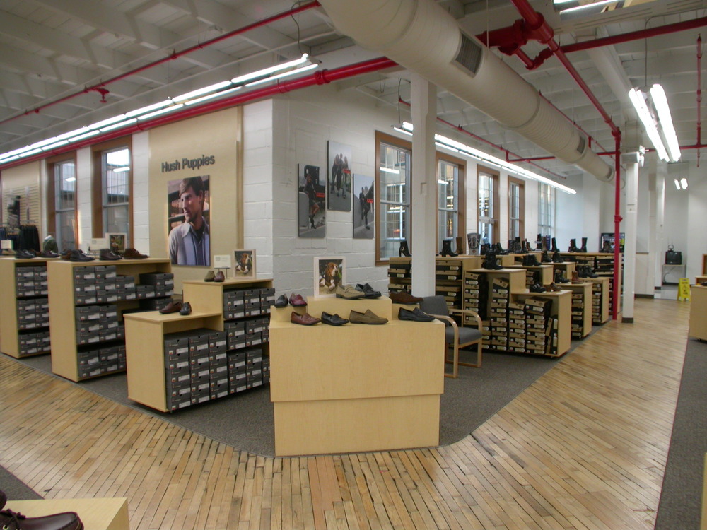 familie kunstner Cusco Rockford Footwear Depot - Dan Vos Construction